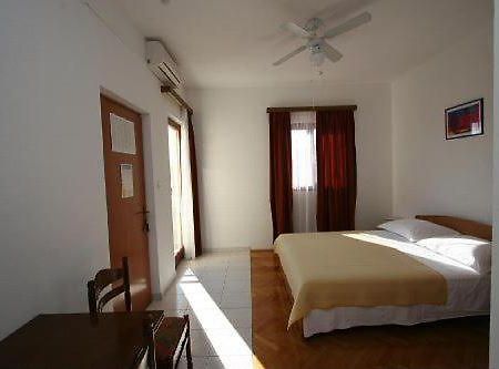Apartments Gordana Trogir Bagian luar foto