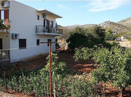 Apartments Gordana Trogir Bagian luar foto